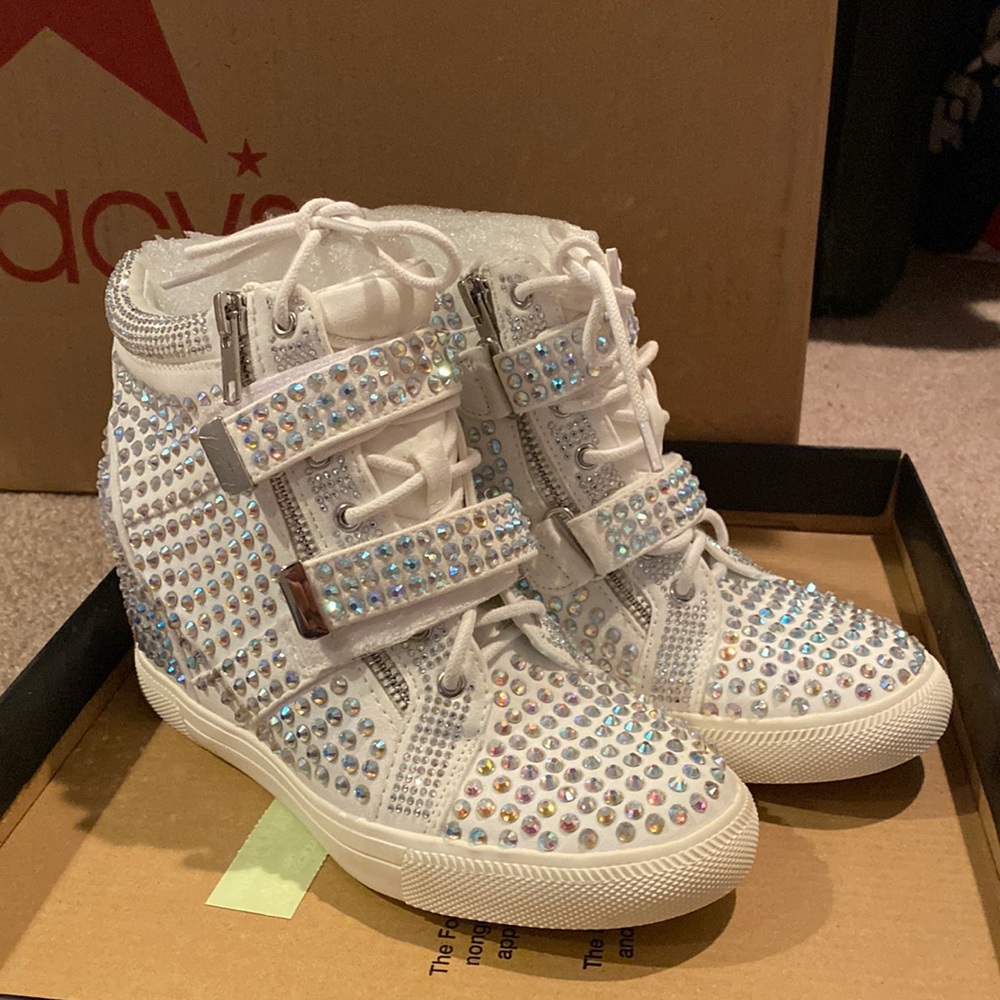 Inc white/silver sparkle wedge sneakers 6.5